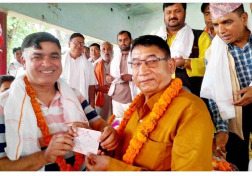 नेकपा एमालेका नेता गुरौ नेपाली काङ्ग्रेसमा प्रवेश