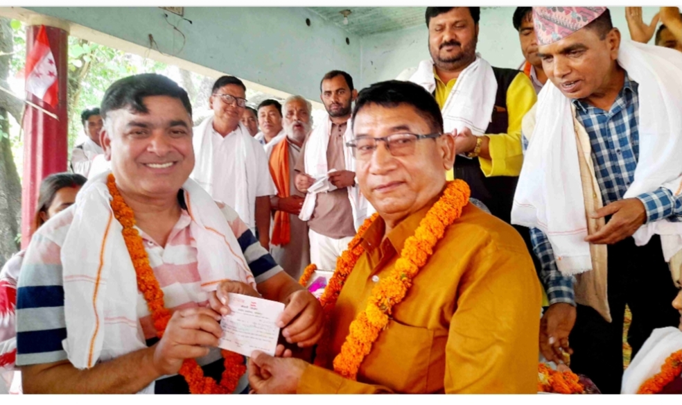 नेकपा एमालेका नेता गुरौ नेपाली काङ्ग्रेसमा प्रवेश